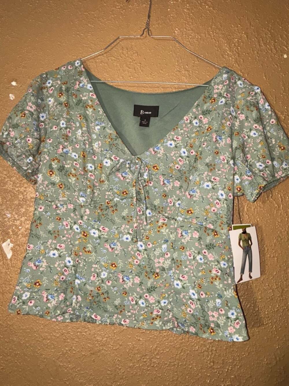 B.WEAR Green Ditsy Floral Print V-Neck Short Sleeve Tie-Front Smocked Blouse